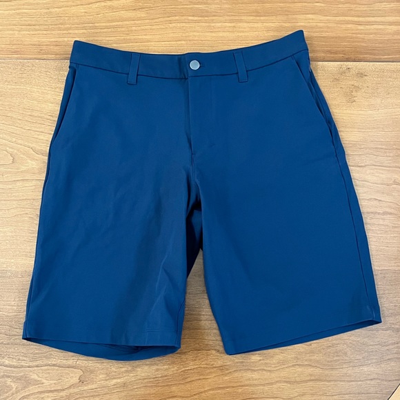 Lululemon Men’s Classic Fit Shorts Men’s 32 - Picture 2 of 4